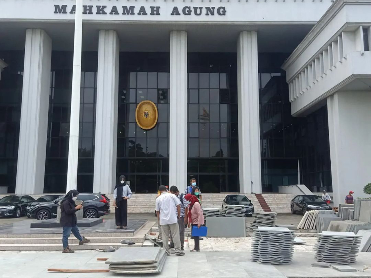 Renovasi Halaman Mahkamah Agung Jakarta